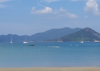 Para Yachter: Pantai Padang Melang Jemaja Adalah Surga Yang Tersembunyi