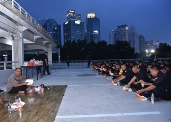 Kapolda Kepri Bukber Dengan Personil Yang Bertugas Pengamanan di Jakarta