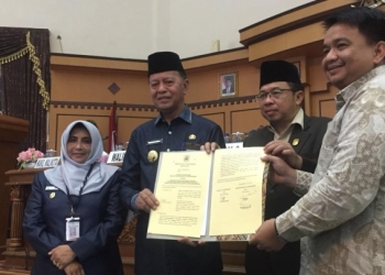 Pengesahan Ranperda PP APBD Tahun 2018 Menjadi Perda Oleh DPRD Tanjungpinang