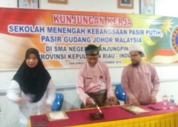 Kunjungan SMK Pasir Putih Malaysia di SMA Negeri I Tanjungpinang