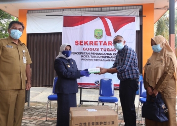 Plt Walikota Tanjungpinang Terima Batuan 10.000 Masker Dari Yayasan BRRI