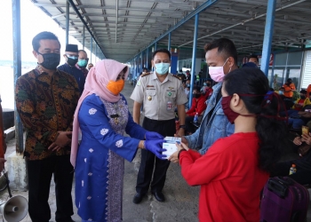 Pemko Tanjungpinang Fasilitasi Kepulangan 72 Warga Sambas dan Mempawah