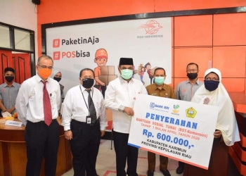 Bupati Karimun Hadiri Penyerahan Simbolis BST di Kantor Pos Tanjungbalai