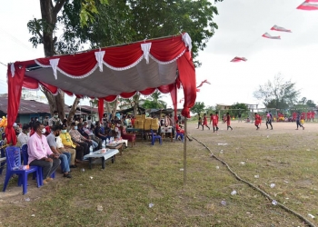 Bupati Karimun Menutup Resmi Acara Permainan Rakyat
