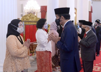 Presiden Jokowi Anugerahkan Tanda Kehormatan Bintang Mahaputera dan Bintang Jasa Untuk 71 Tokoh