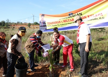 Pramuka Harus Jadi Pelopor Program Menanam 1 Miliar Kelapa
