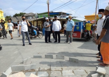 Isdianto Tinjau Pengerjaan Penataan Jalan di Pulau Penyengat