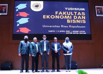 Beberapa Anggota DPRD Kepri Memberikan Orasi Ilmiah Wisuda Unrika 2021