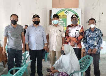 Tinjau Vaksinasi di Batubi dan Sedanau, Daeng Amhar: Kesadaran Masyarakat Meningka