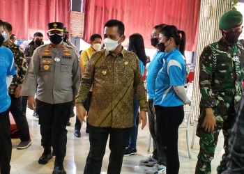 Ansar Tinjau Pelaksanaan Vaksinasi Diselenggarakan Apindo Kepri
