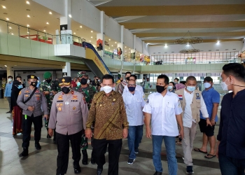 Gubernur Ansar Tinjau Pelaksanaan Vaksinasi di Mall Botania 2 Batam