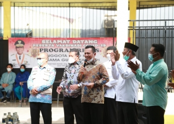 Herd Immunity untuk Beraktivitas Kembali, Ansar Hadiri Penyuntikan Vaksin