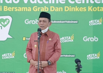 Gubernur Ansar: Implementasi Vaksinasi Dipercepat agar Aktivitas Ekonomi Efektif & Meningkat