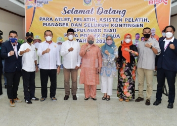 Wagub Marlin Sambut Kedatangan Kontingen Kepri PON XX di Papua