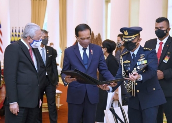 Jokowi Sambut Kunjungan Resmi Pertama PM Ismail Sabri di Istana Bogor