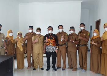 Penyerahan Bantuan Furniture Ketua TP-PKK Tanjungpinang untuk Gedung PGRI Baru