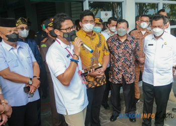 Sandiaga & Ansar Mensimulasikan Langkah Wisman Masuk Bandar Bentan Telani