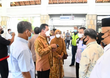 Gubernur Sambut 28 Wisman dari Singapura Tiba di Pelabuhan Nongsapura Kota Batam