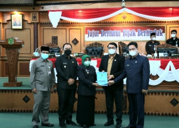 Walikota Tanjungpinang Sampaikan LKPj Realisasi APBD 2021