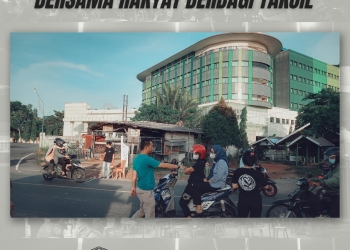 Kedai Kopi Rakyat Bagikan Ratusan Takjil ke Pengendara yang Lewat di Depan Hotel CK