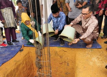 Peletakan Batu Pertama oleh Wagub Marlin Pembangunan Masjid As-Safinatul Jannah