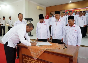 Lantik Forum Pembauran Kebangsaan, Bupati Aunur: FPK Merupakan Mitra Pemerintah