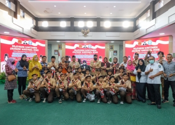 Walikota Tanjungpinang Melepaskan Kontingen Kwarcab Tanjungpinang untuk Jambore Nasional