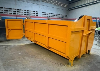 DLH Tajungpinang Lakukan Perbaikan Kontainer Bak Sampah yang Rusak Secara Bertahap