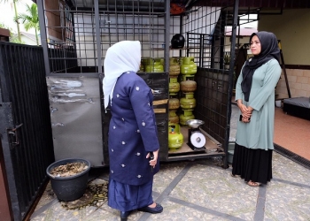 Serahkan Kartu Pelanggan Gas Subsidi, Rahma Ingatkan Pangkalan: Harga Jualnya Sesuai HET