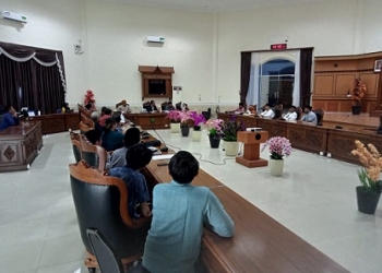 DPRD Bersama Utusan Warga Perum Mahkota Alam Raya Adakan RDP untuk Solusi Perbaikan Jalan