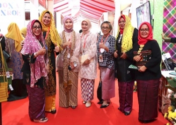 Ketua Dekranasda Bintan Hadir Diacara HUT Dewan Kerajinan Nasional Bersama Ibu Negara