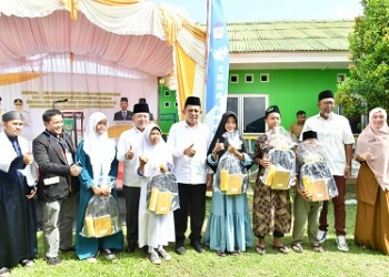 Wujud Tanggung Jawab Pemerintah, Gubernur Ansar Serahkan Bantuan untuk Anak Yatim se-Kota Batam
