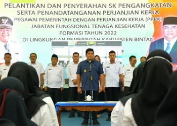 70 Tenaga Kesehatan Diangkat Jadi PPPK, Bupati Roby Pesan Kerja Maksimal dan Bertanggung Jawab