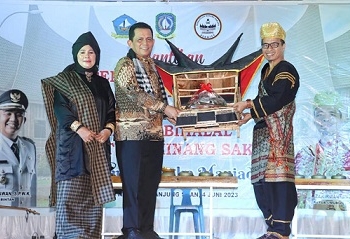 Pengukuhan Persatuan Minang Sakato Bintan, Ansar: Membangun Kepri Butuh Kekompakan & Kebersamaan