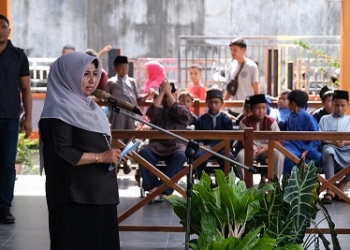Bermanfaat untuk Jasmani dan Rohani, Rahma Menyemangati Para Anak Peserta Khitan Massal