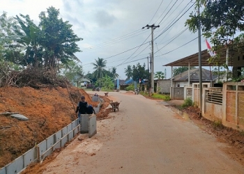 Progres Fisik Capai 68%, Konstruksi Peningkatan Jalan Sidojasa Gunakan Rigid dan Aspal AC-WC