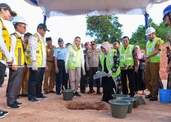 Segera Dibangun, Rahma Lakukan Peletakan Batu Pertama Pembangunan Rumah Susun Quran Center