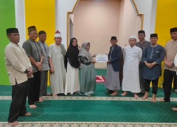 Gelar Safari Maghrib di Masjid Al Muhajirin Dompak, Wako Rahma Serahkan Bantuan Rp25 Juta