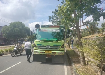 Utamakan Keselamatan Berlalu Lintas, Warga Minta Tertipkan Aktivitas Dump Truck di Jalan Raya