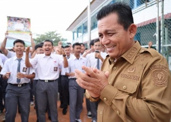 Kabar Gembira, Tahun 2024 Siswa SMA SMK & SLB Mendapatkan Seragam Gratis dari Pemprov Kepri