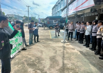 Disebut PHK Sepihak, HMI Lakukan Aksi Demo di Kantor Bawaslu Provinsi Kepri