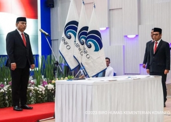 Menkominfo kepada Dirut BAKTI: Prioritaskan Pembangunan Tol Langit