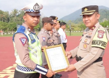 Polisi Berprestasi di Polres Lingga dapat Penghargaan