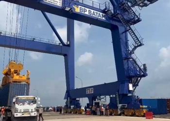BUP Batam: STS Crane Pelabuhan Batu Ampar Resmi Buka Pelayanan Kegiatan Bongkar Muat