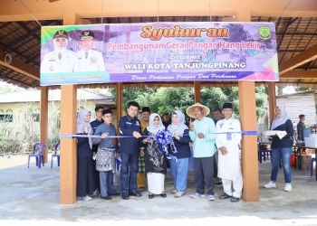 Wali Kota Rahma Bersama Petani Gelar Syukuran atas Penambahan Bangunan di Gerai Pangan