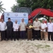 Tingkatkan Pemberdayaan Masyarakat Pesisir, Bupati Roby Serahkan Bantuan Bibit Ikan dan Excavator