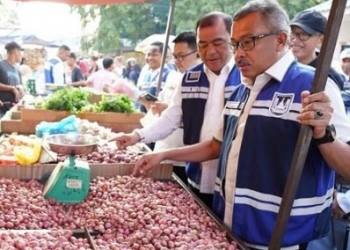 Dipastikan Kesediaan Bahan Pokok dan Harga Aman, Jefridin Sidak ke Pasar Toss 3000