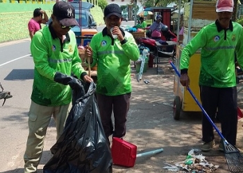 Gaji Petugas Kebersihan Tanjungpinang Naik Rp300 Ribu, Hasan: Mereka Layak Diberi Penghargaan