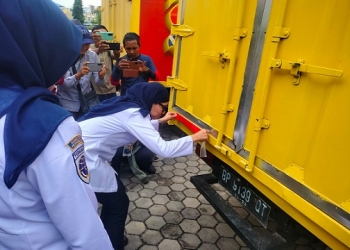 Razia Uji KIR Hari Ketiga, Stiker APC Mulai Dipasang pada Kendaraan Angkutan Penumpang dan Barang