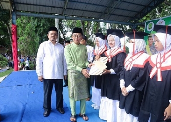 Wisuda 1000 Santri, Hasan: Tetaplah Istiqomah dan Berbakti pada Orang Tua